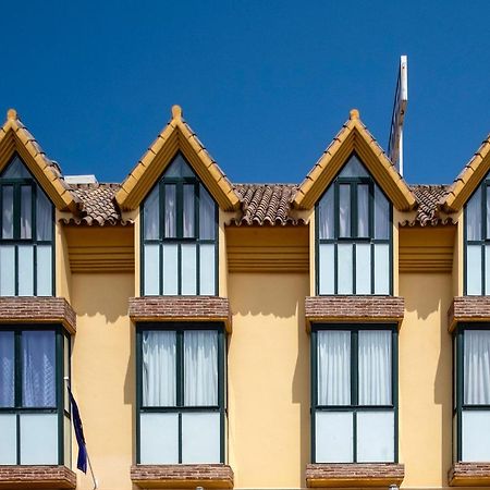 Hotel Dona Matilde Естепона Екстериор снимка