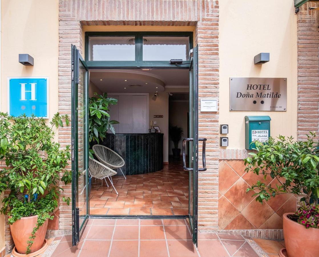 Hotel Dona Matilde Естепона Екстериор снимка