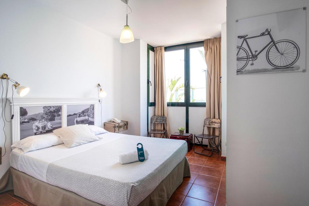 Hotel Dona Matilde Естепона Екстериор снимка