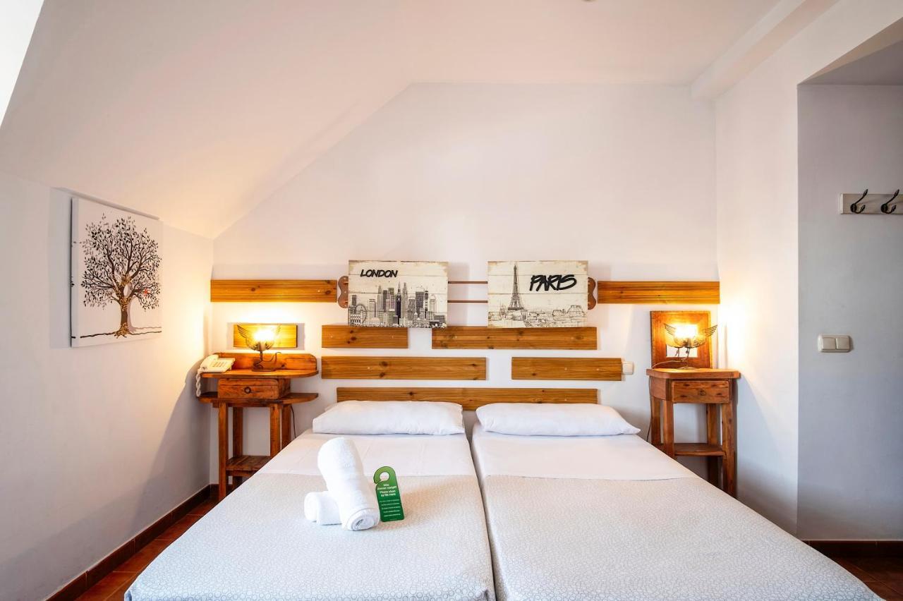 Hotel Dona Matilde Естепона Екстериор снимка