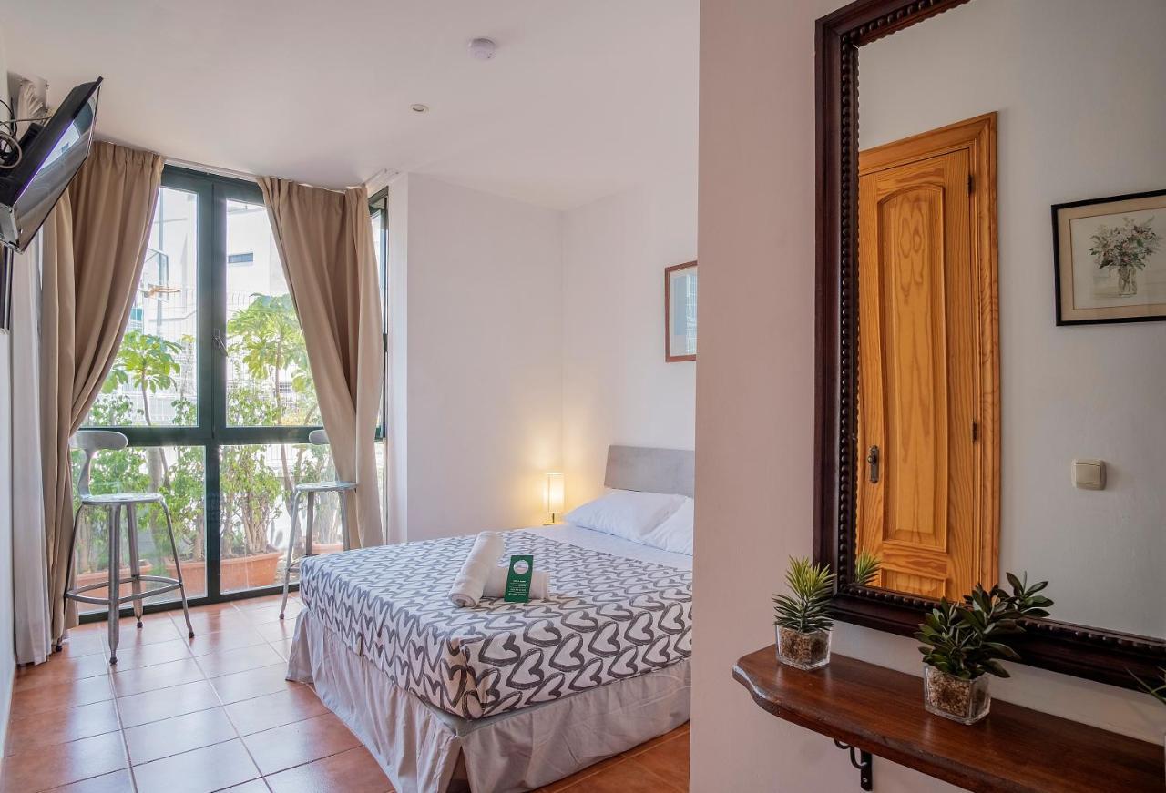 Hotel Dona Matilde Естепона Екстериор снимка